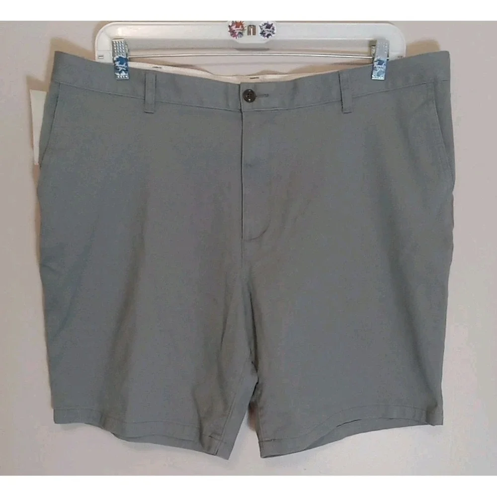 Dockers Men Grey‎ Classic Fit 9 1/2 Inseam Stretch Smartphone Shorts Size 42